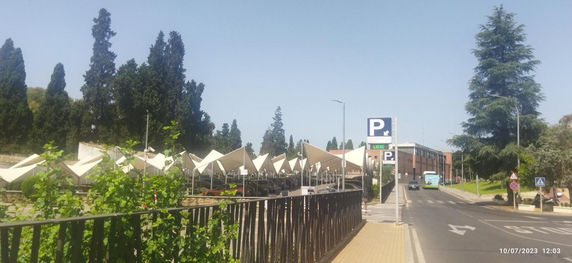 Puerta Sevilla Parking Gratis Córdoba Eksteriør bilde